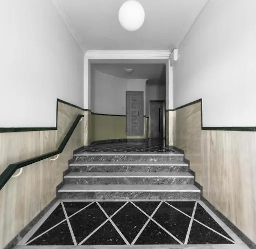Penthouse Level 9, Nilie Hospitality Mgmt Салоники
